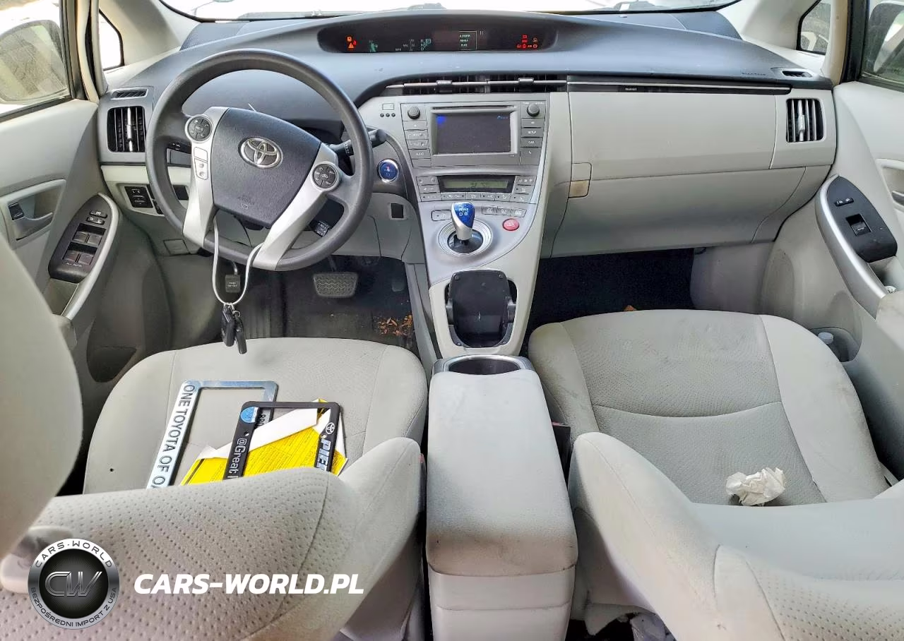 2015 Toyota Prius Two VIN:JTDKN3DU5F1911565 - 8
