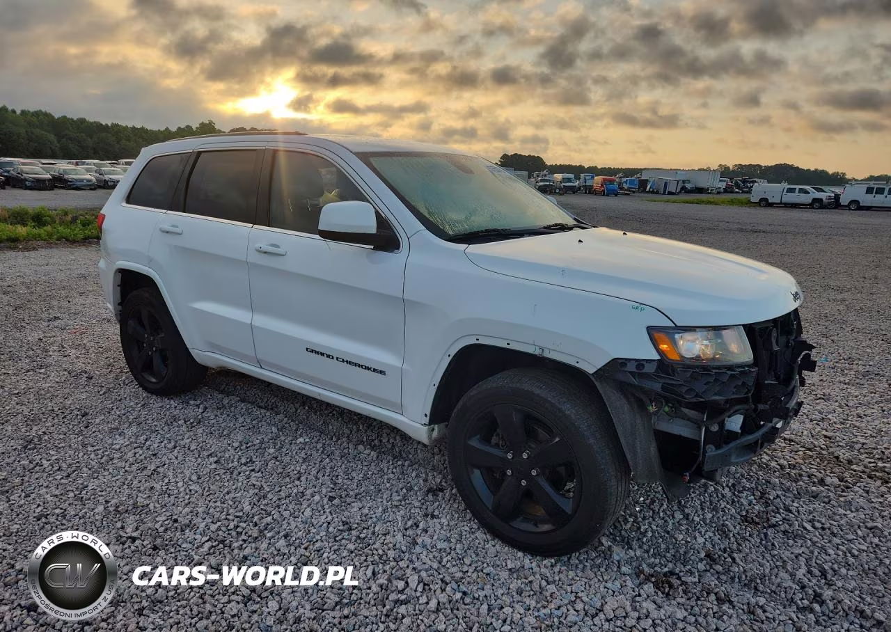2015 Jeep Grand Cherokee Laredo VIN:1C4RJFAG8FC190236 - 4