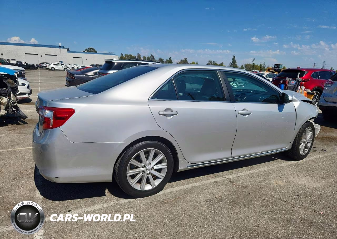 2014 Toyota Camry Xle VIN:4T4BF1FK0ER391044 - 3