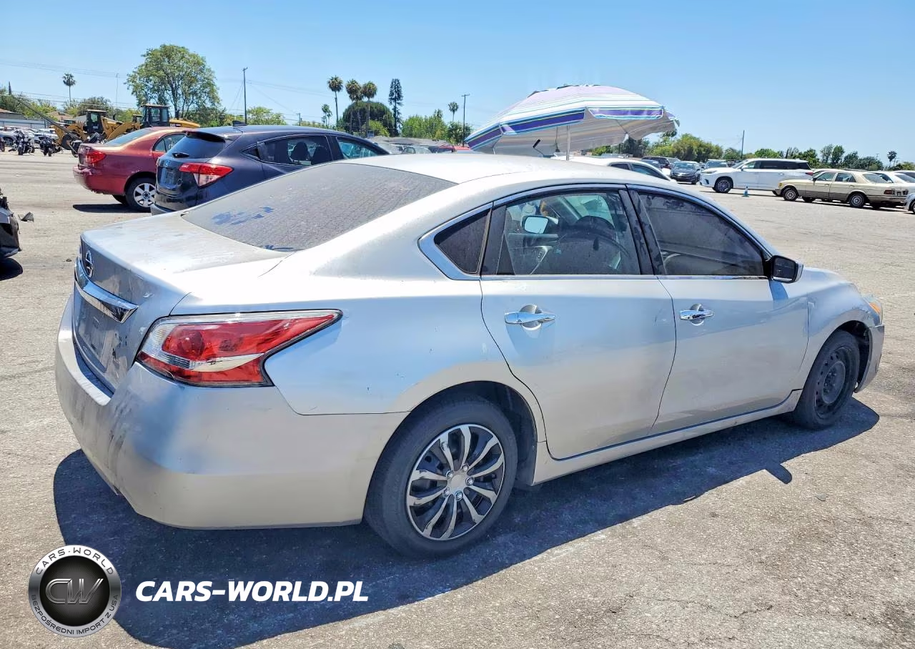 2015 Nissan Altima 2.5 S VIN:1N4AL3AP2FN334914 - 3