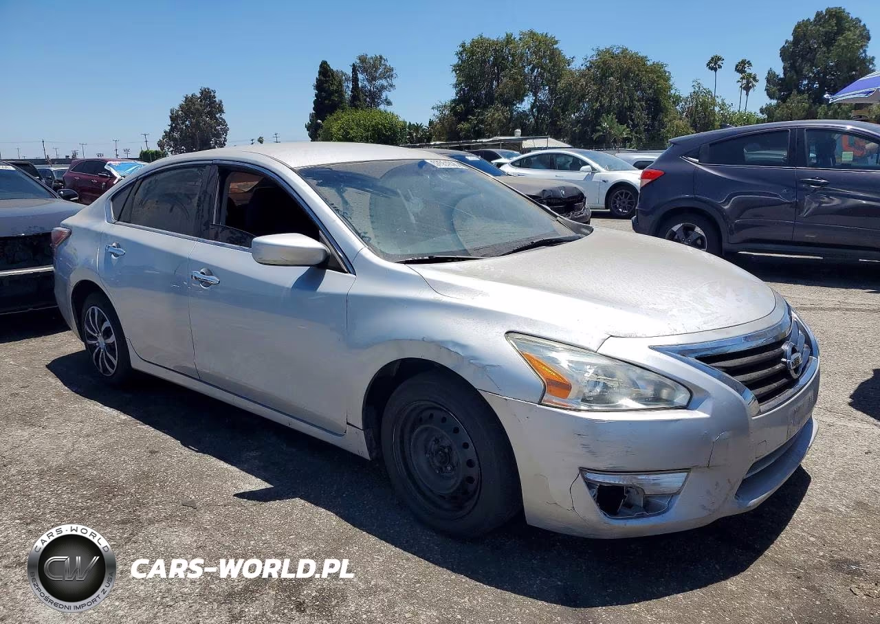 2015 Nissan Altima 2.5 S VIN:1N4AL3AP2FN334914 - 4