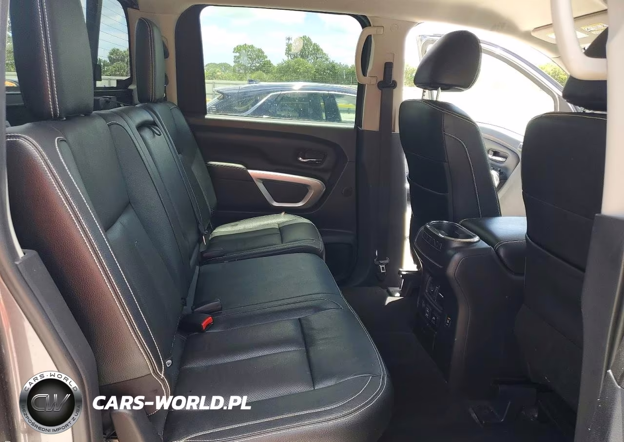 2019 Nissan Titan Pro-4X VIN:1N6AA1E58KN530084 - 10