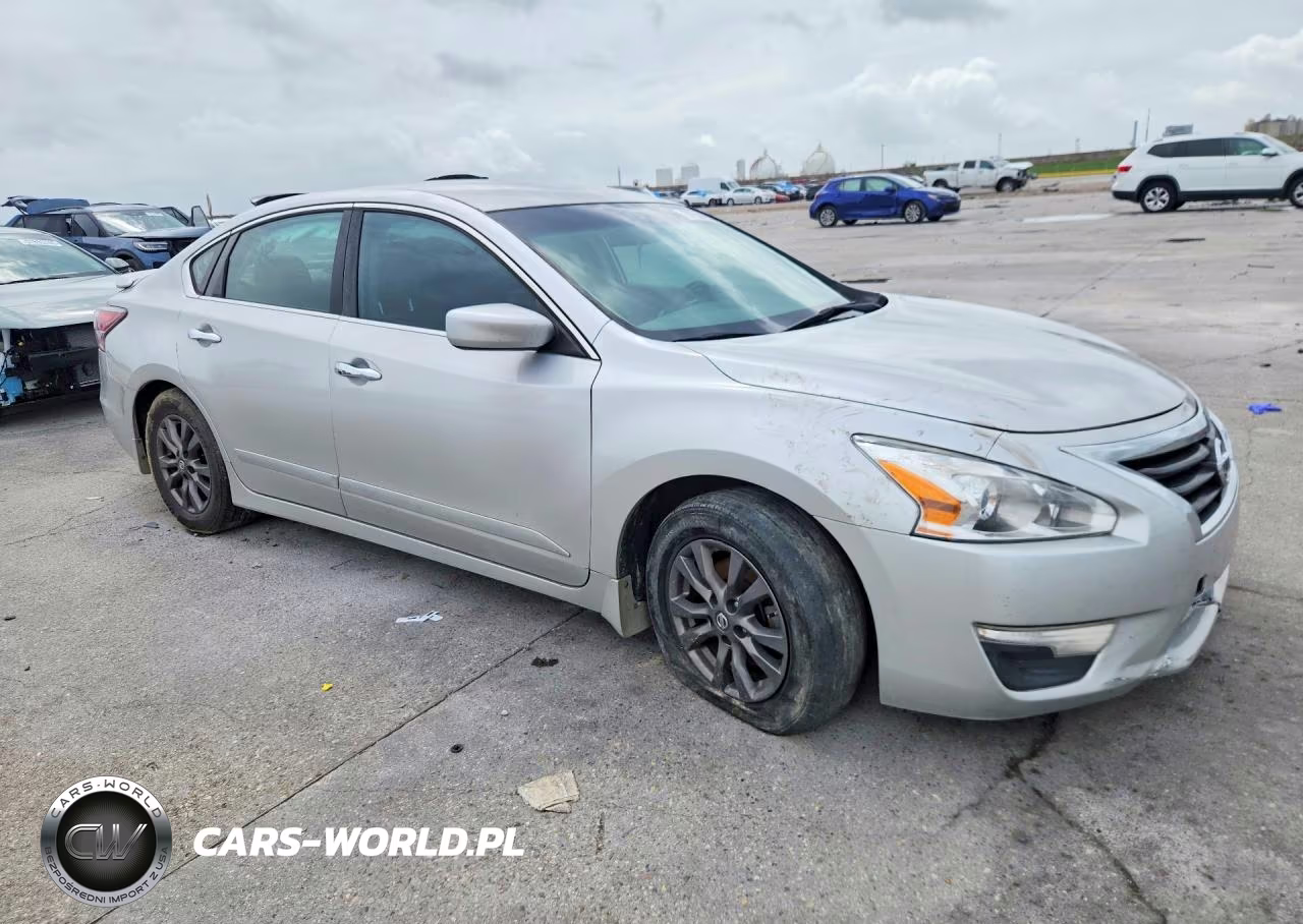 2015 Nissan Altima 2.5 S VIN:1N4AL3AP3FC589194 - 4
