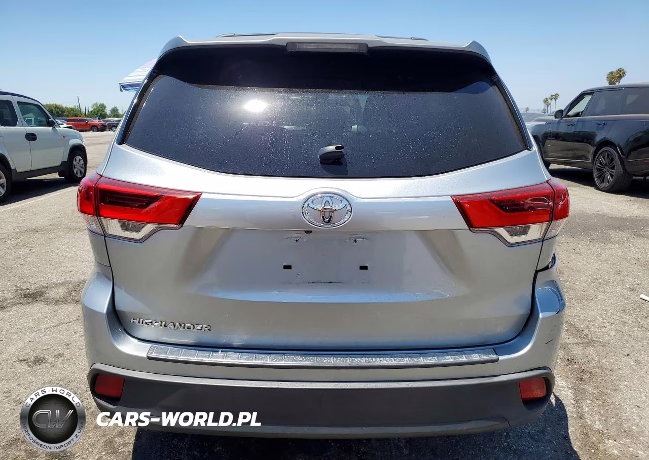 2018 Toyota Highlander Le VIN:5TDZARFH3JS041162 - 6