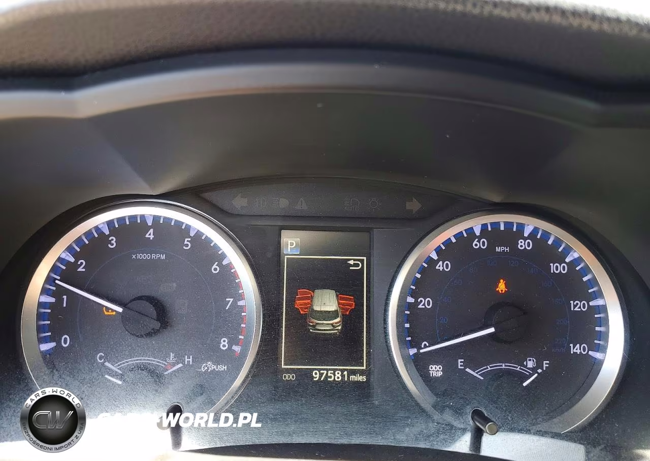 2018 Toyota Highlander Le VIN:5TDZARFH3JS041162 - 9