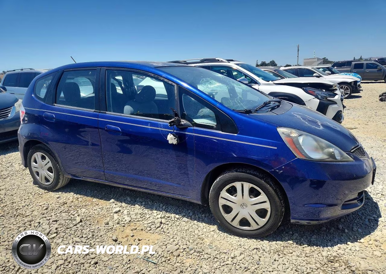 2011 Honda Fit VIN:JHMGE8H38BC023085 - 4