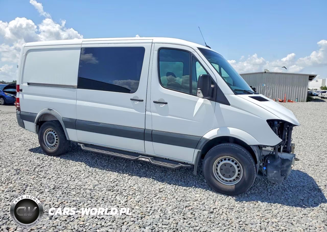 2017 Mercedes-Benz Sprinter 2500 VIN:WD3PE7CD7HP511421 - 4