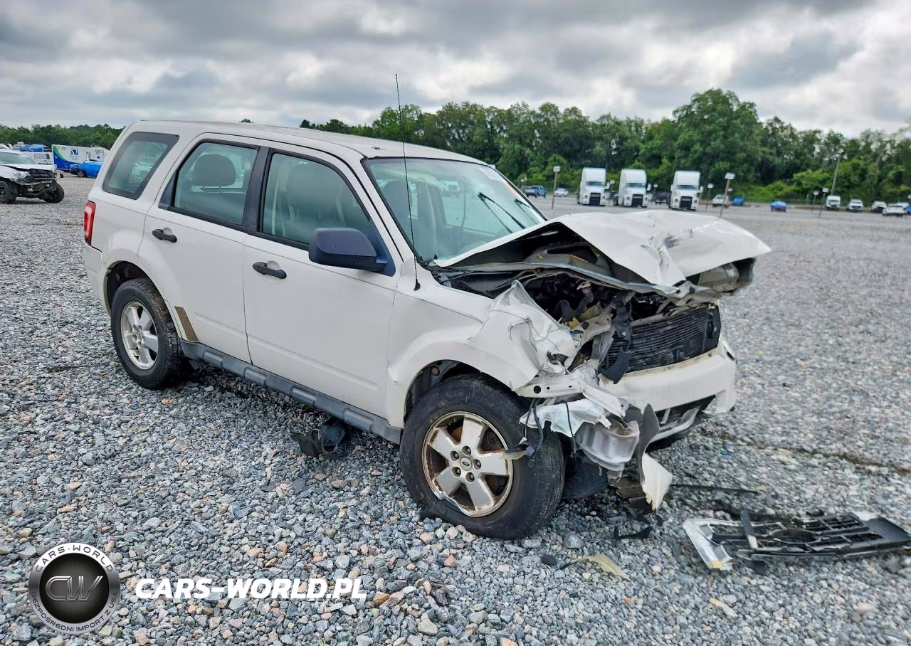 2010 Ford Escape Xls VIN:1FMCU0C79AKD30943 - 4