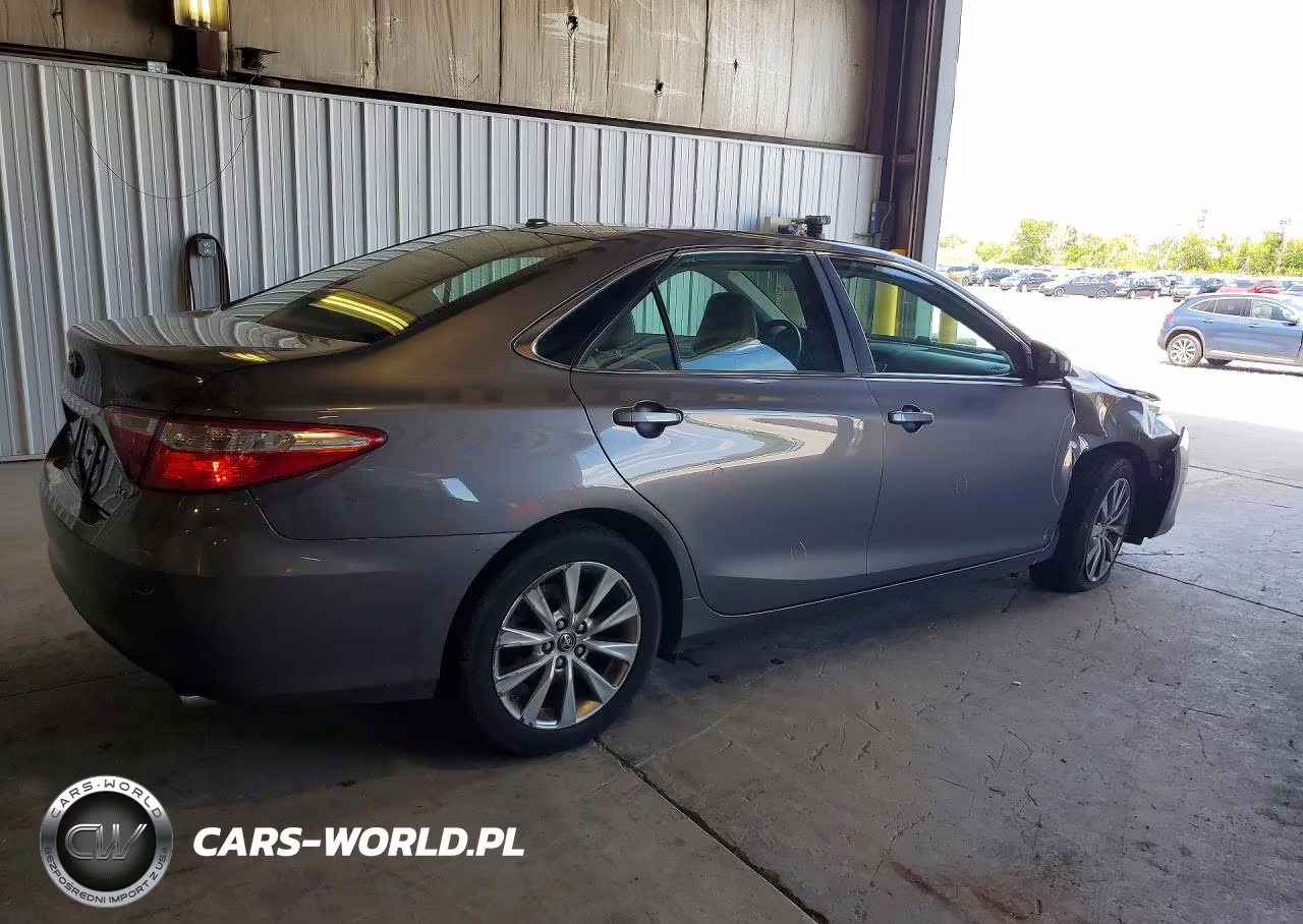 2015 Toyota Camry Xle VIN:4T4BF1FK7FR452794 - 3