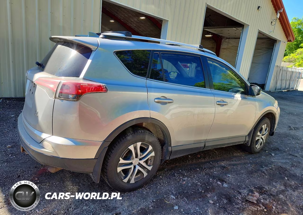 2018 Toyota Rav4 Le VIN:JTMBFREV0JJ200811 - 3