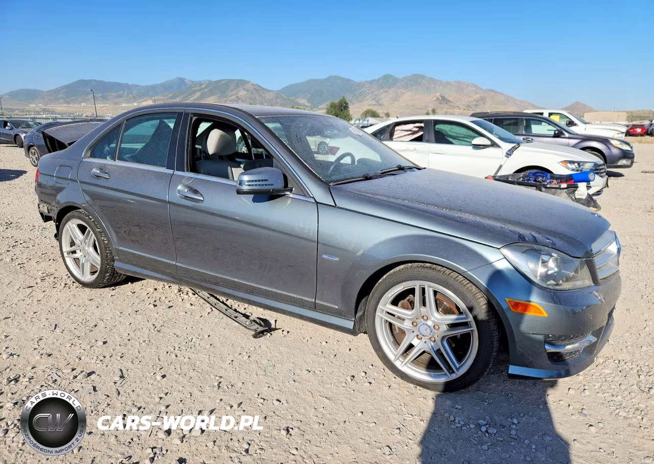 2012 Mercedes-Benz C 250 VIN:WDDGF4HBXCA607330 - 4