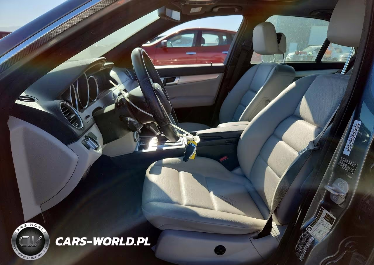 2012 Mercedes-Benz C 250 VIN:WDDGF4HBXCA607330 - 7