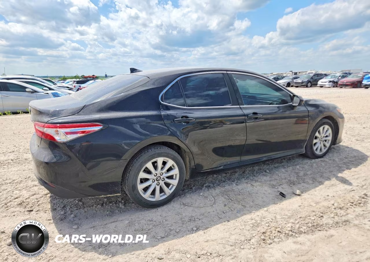 2019 Toyota Camry L-Le VIN:4T1B11HK5KU199877 - 3