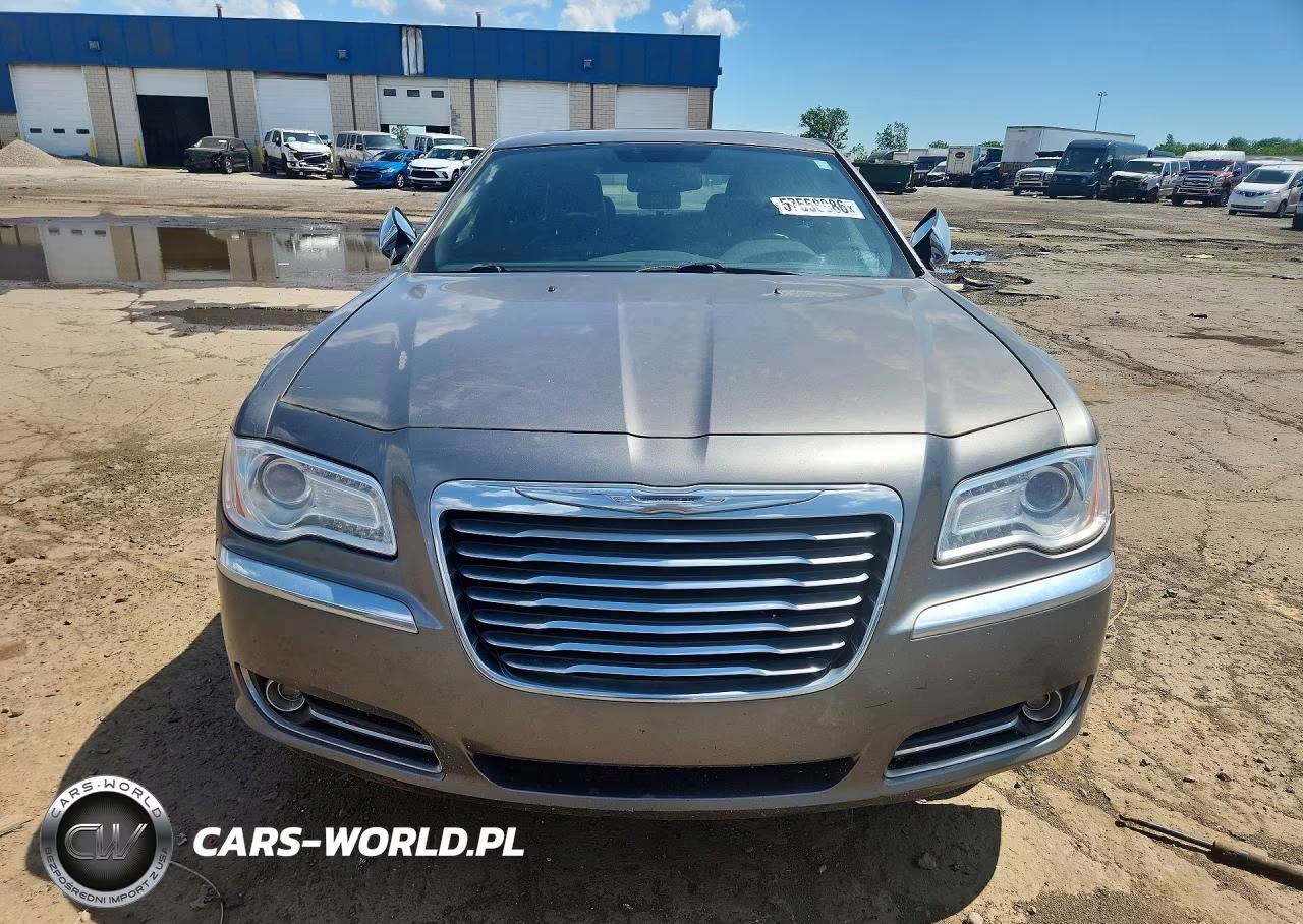 2011 Chrysler 300 Limited VIN:2C3CA5CG4BH582736 - 5