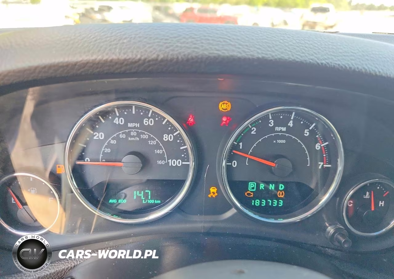 2011 Jeep Wrangler Unlimited Sahara VIN:1J4BA5H10BL632346 - 9