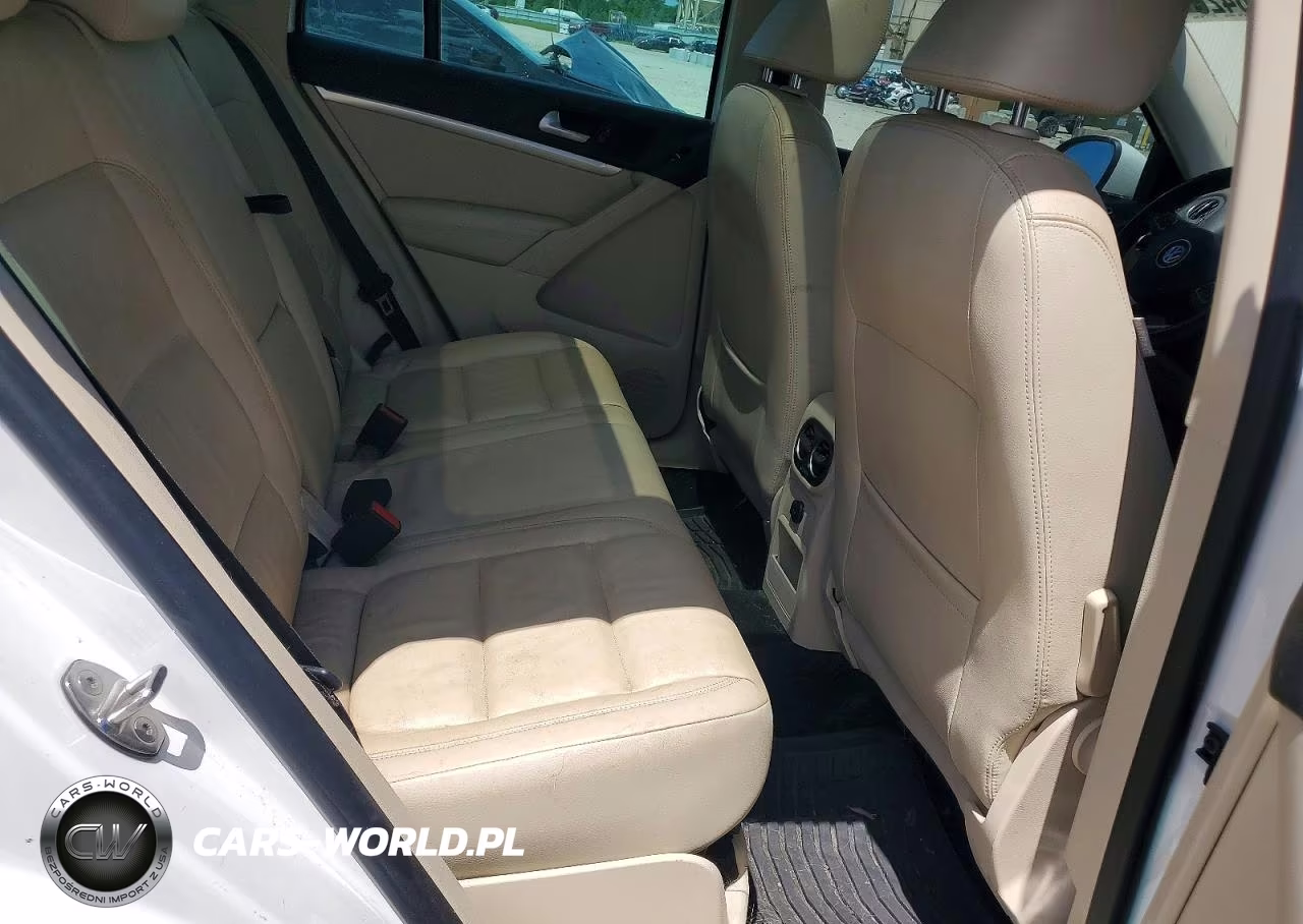 2012 Volkswagen Tiguan S VIN:WVGAV7AX8CW546486 - 11