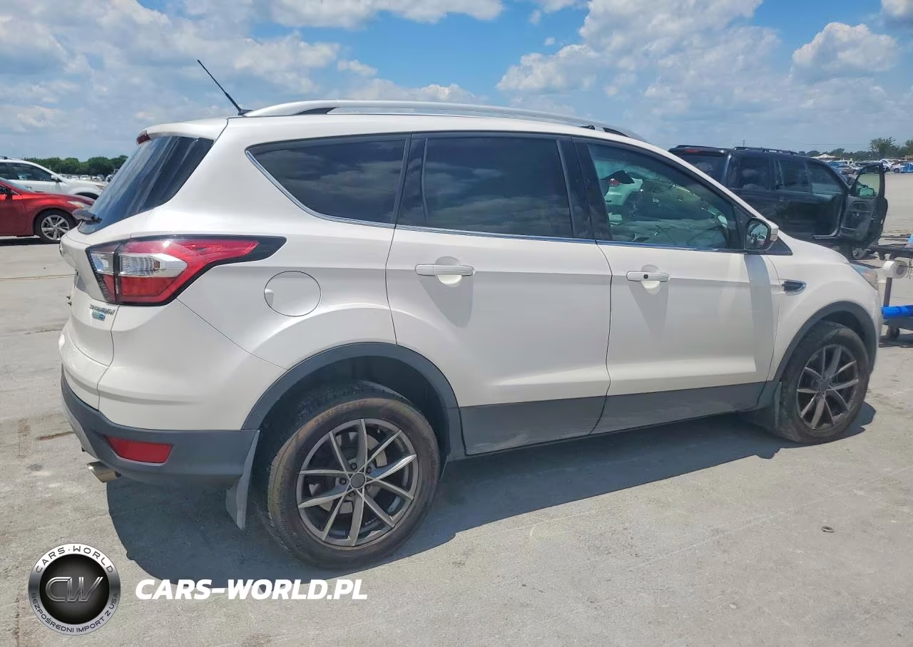 2017 Ford Escape Titanium VIN:1FMCU9J91HUB76199 - 3