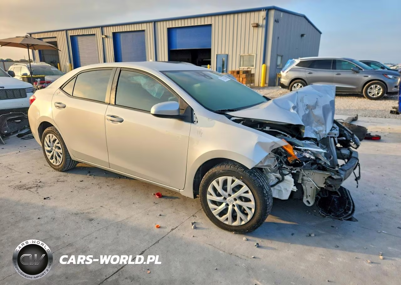 2017 Toyota Corolla Le VIN:5YFBURHE4HP569176 - 4