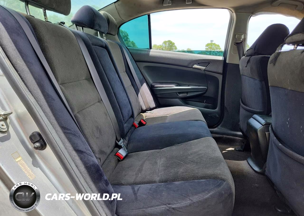 2008 Honda Accord Lx VIN:JHMCP263X8C070698 - 10