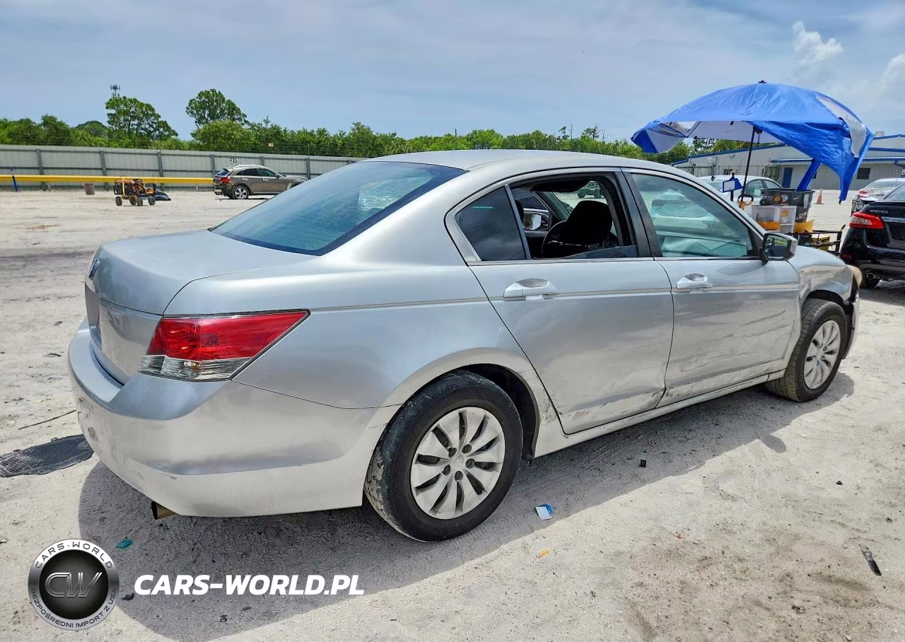 2008 Honda Accord Lx VIN:JHMCP263X8C070698 - 3
