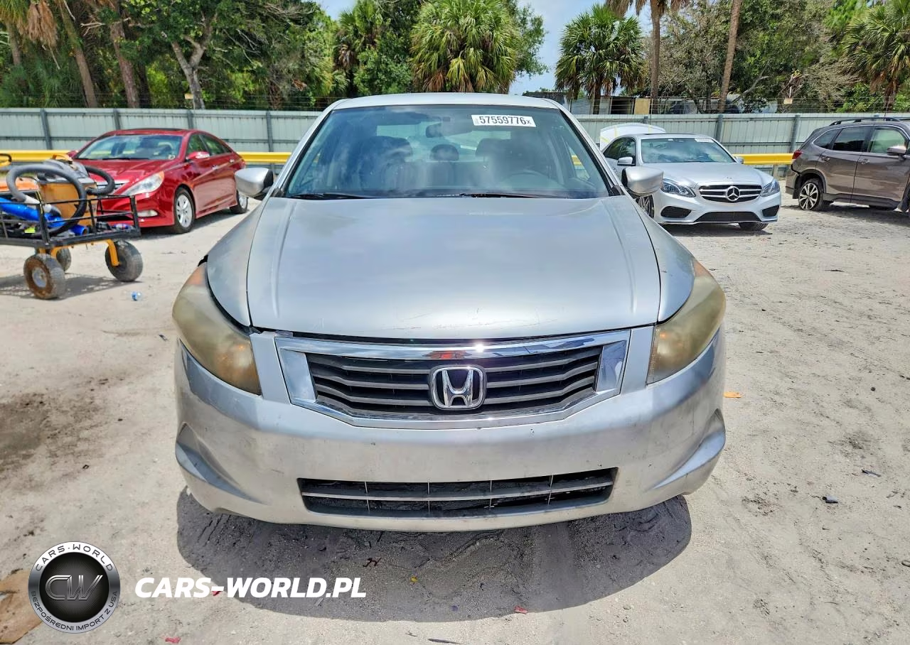 2008 Honda Accord Lx VIN:JHMCP263X8C070698 - 5