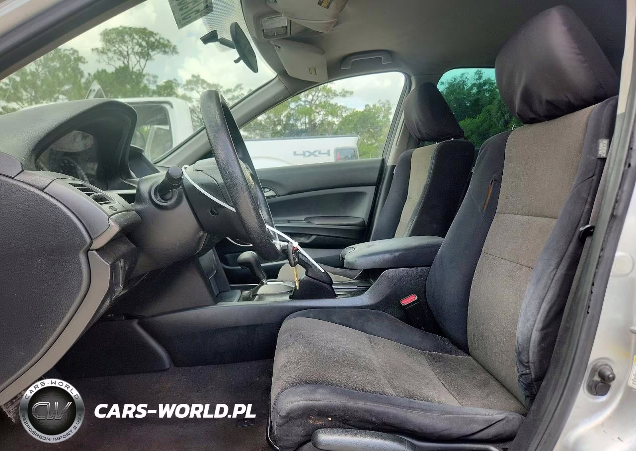 2008 Honda Accord Lx VIN:JHMCP263X8C070698 - 7