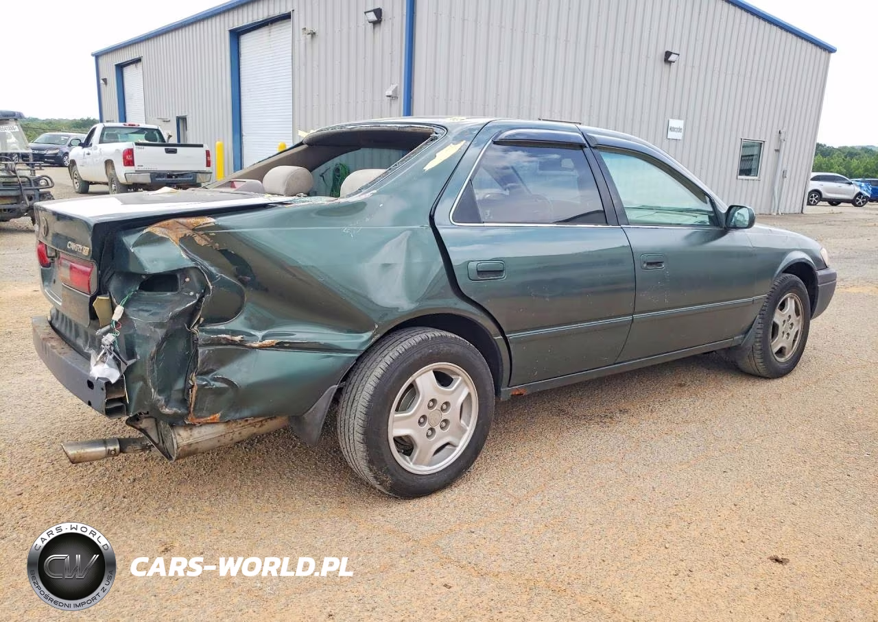 1999 Toyota Camry Ce VIN:4T1BG22K5XU582044 - 3