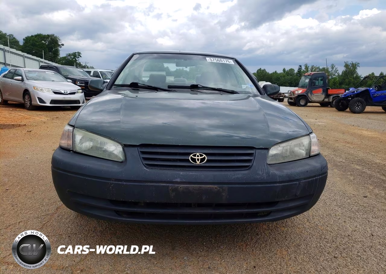 1999 Toyota Camry Ce VIN:4T1BG22K5XU582044 - 5