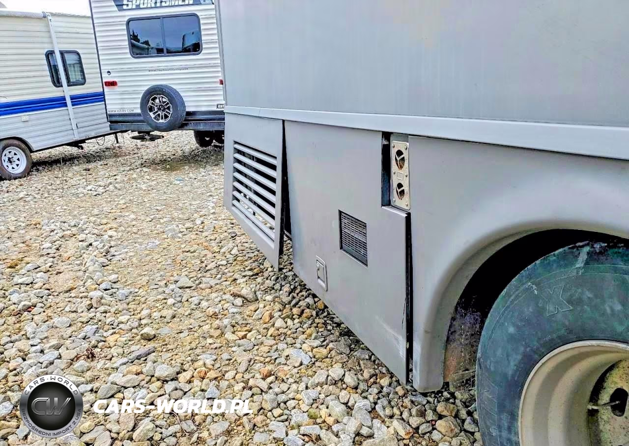 2002 Freightliner Chassis VIN:4UZAAHAK32CK27793 - 10
