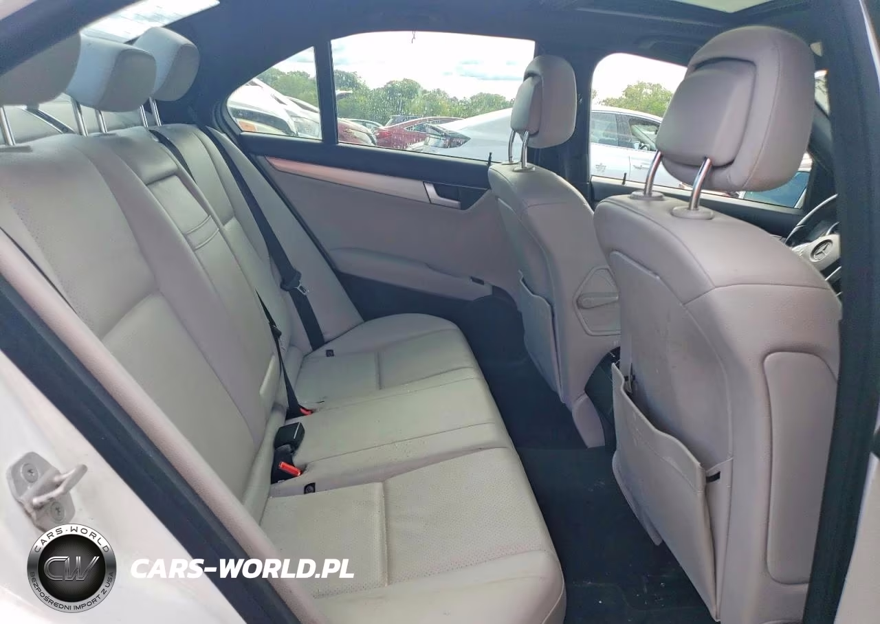 2014 Mercedes-Benz C 250 VIN:WDDGF4HBXER305170 - 10