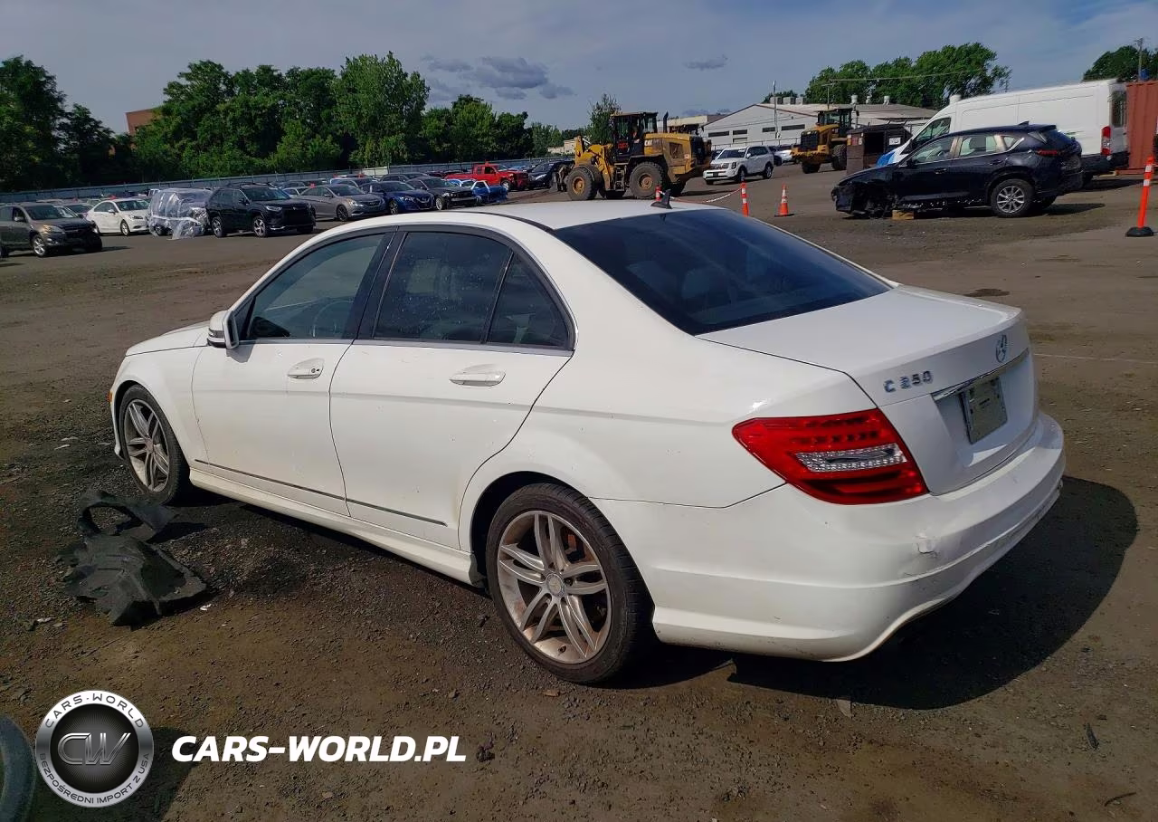 2014 Mercedes-Benz C 250 VIN:WDDGF4HBXER305170 - 2