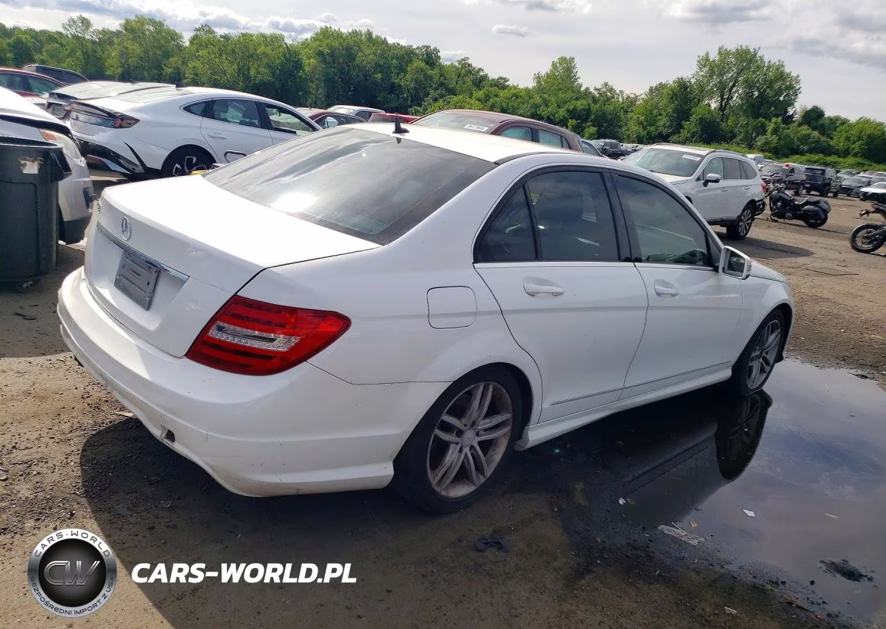 2014 Mercedes-Benz C 250 VIN:WDDGF4HBXER305170 - 3