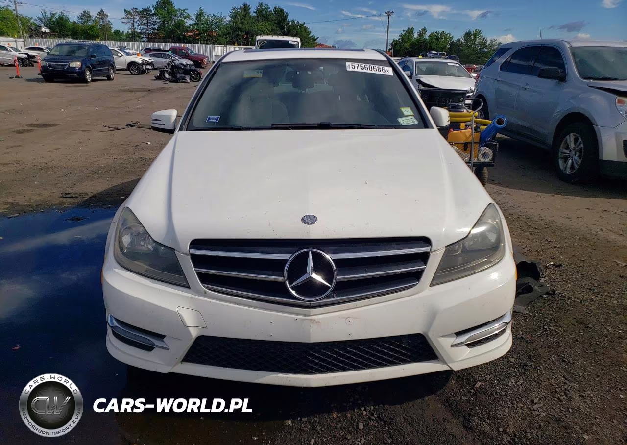 2014 Mercedes-Benz C 250 VIN:WDDGF4HBXER305170 - 5