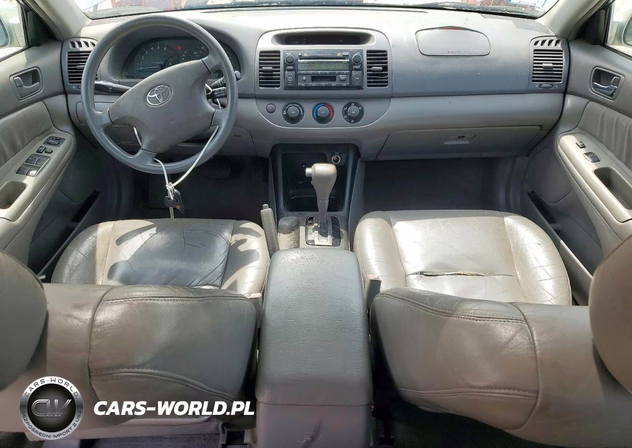 2003 Toyota Camry Le VIN:4T1BE32K03U665922 - 8