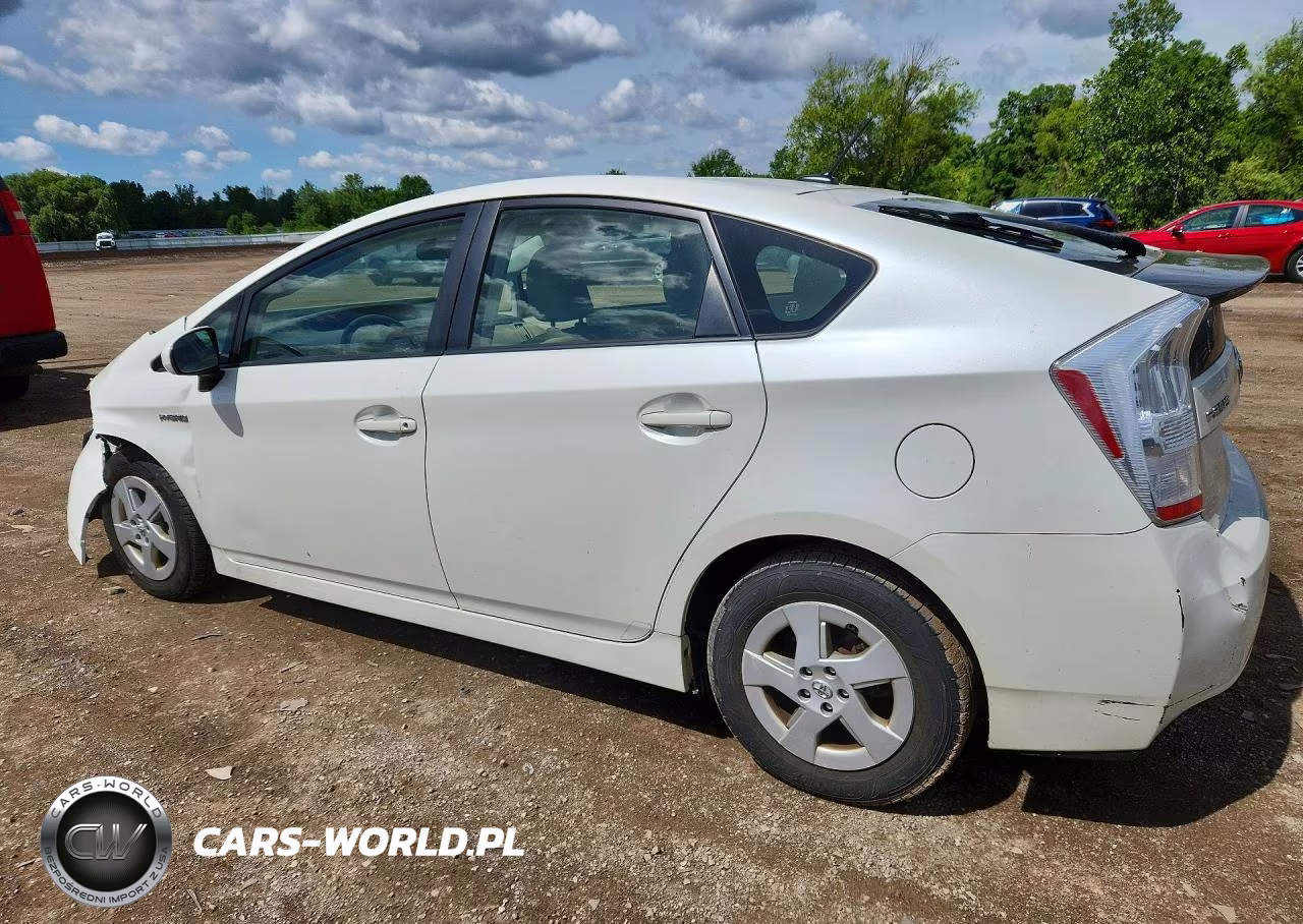 2011 Toyota Prius Three VIN:JTDKN3DU9B1432897 - 2