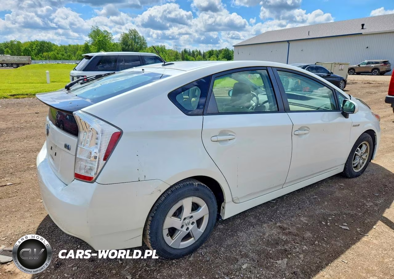 2011 Toyota Prius Three VIN:JTDKN3DU9B1432897 - 3