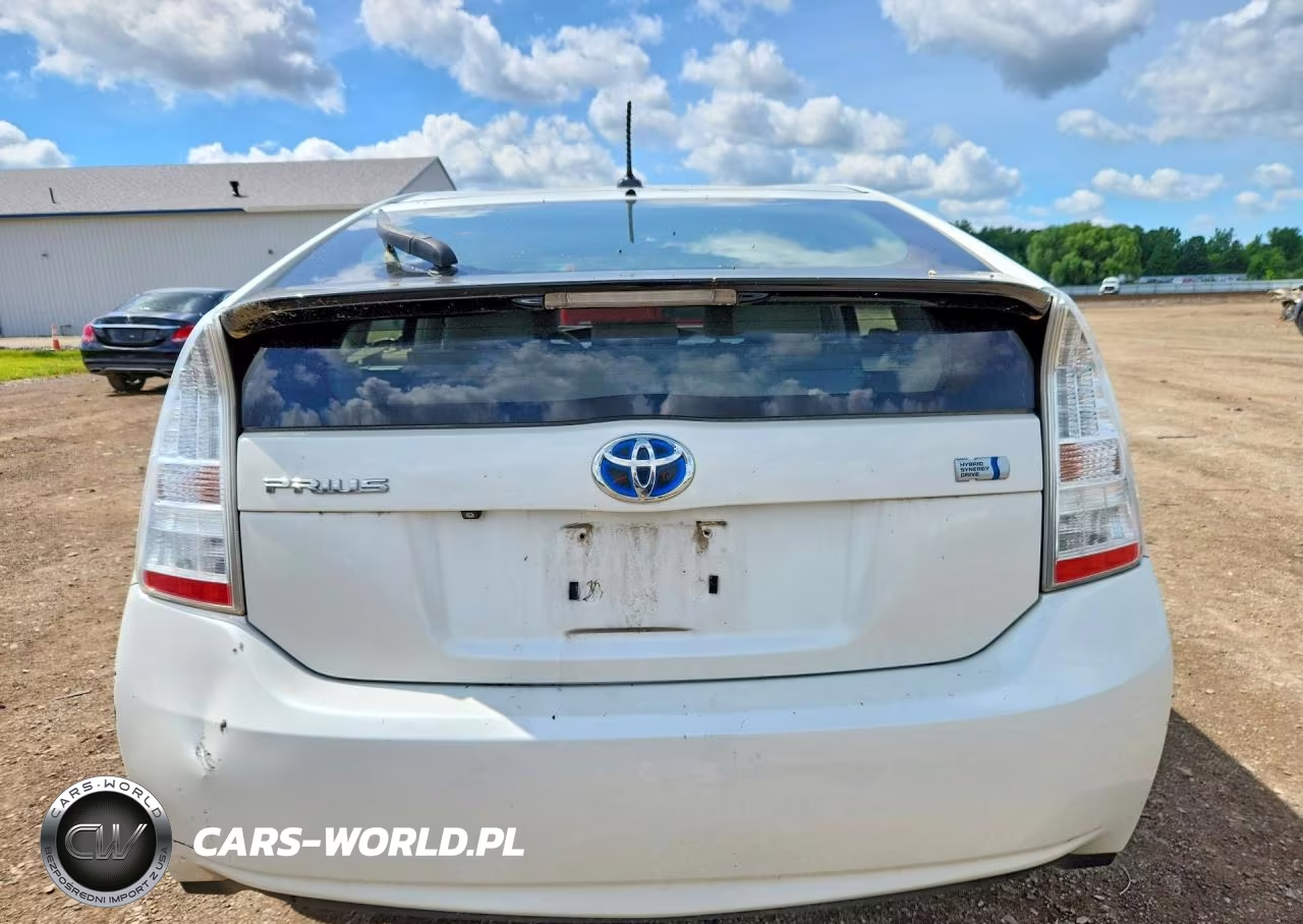 2011 Toyota Prius Three VIN:JTDKN3DU9B1432897 - 6