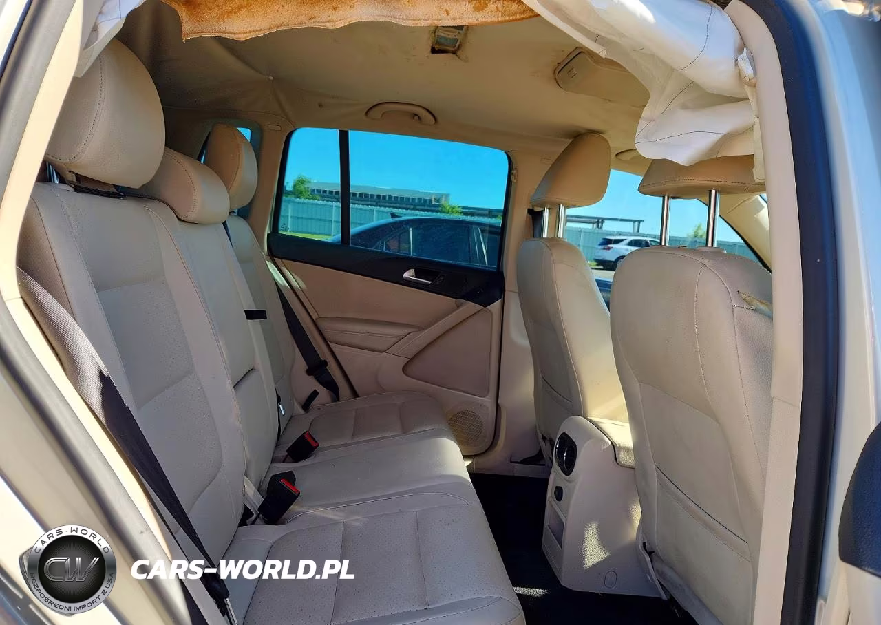 2012 Volkswagen Tiguan S VIN:WVGAV7AX3CW555550 - 10