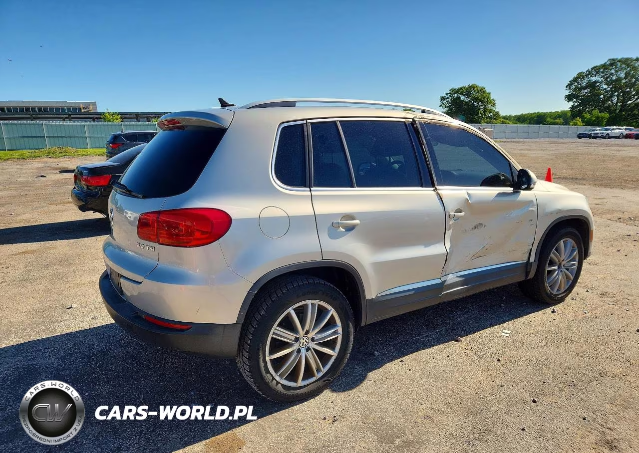 2012 Volkswagen Tiguan S VIN:WVGAV7AX3CW555550 - 3