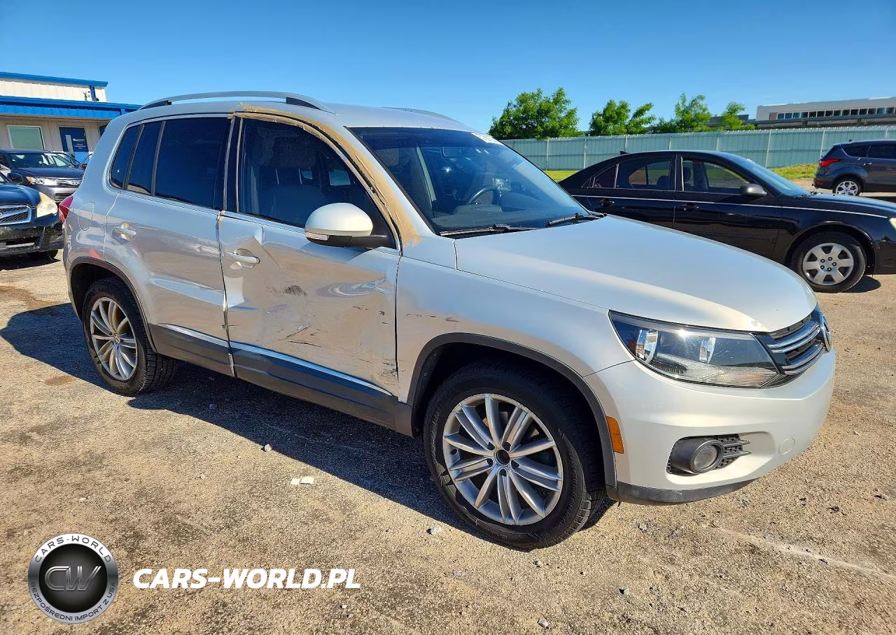 2012 Volkswagen Tiguan S VIN:WVGAV7AX3CW555550 - 4