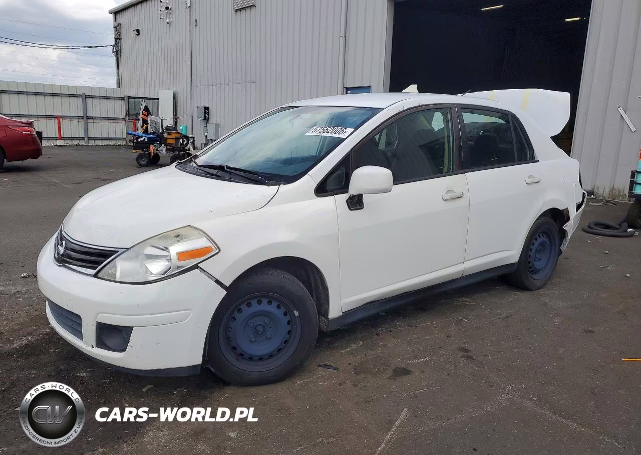 2011 Nissan Versa 1.8 S