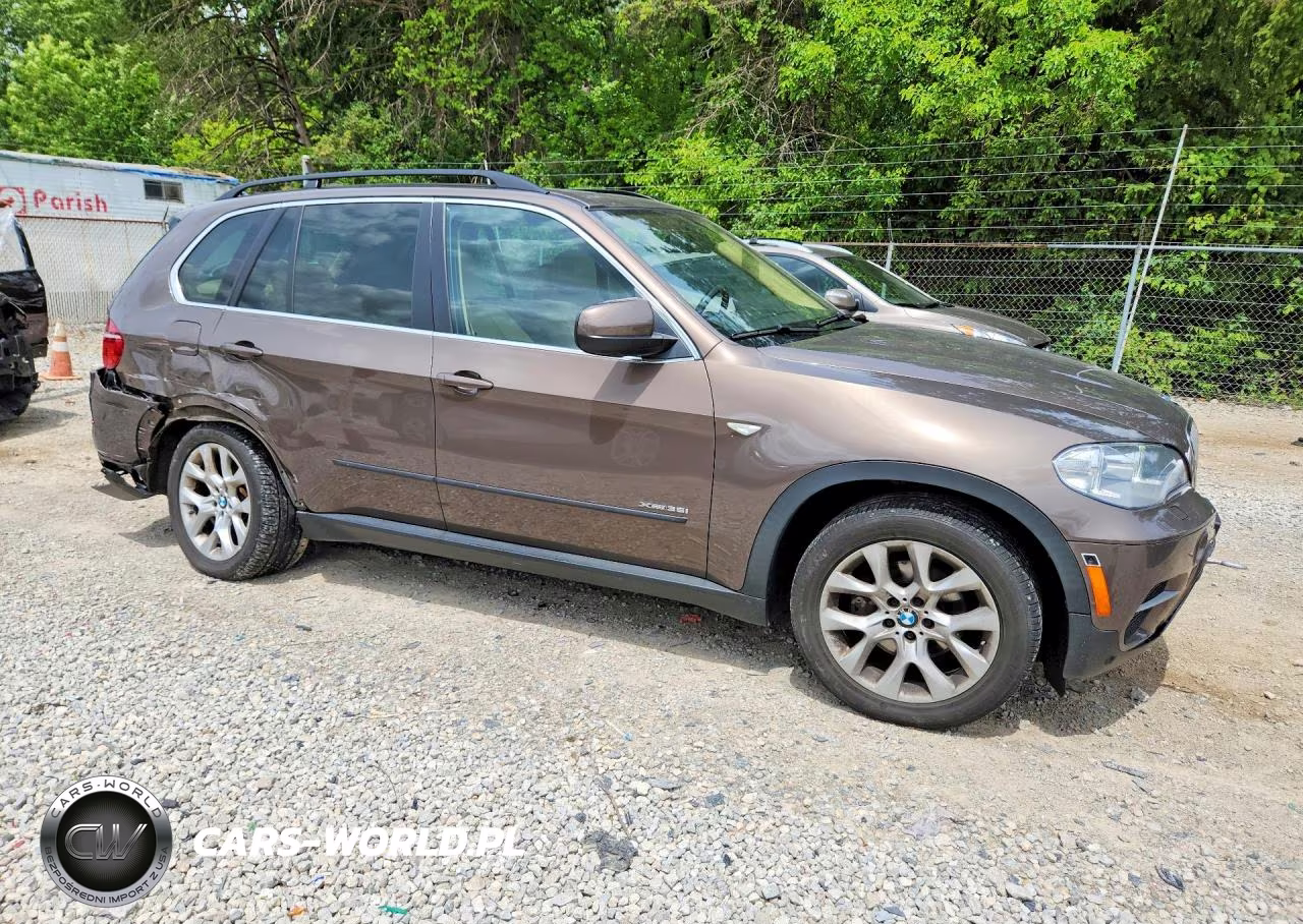2013 BMW X5 xDrive35I VIN:5UXZV4C57D0E04475 - 4