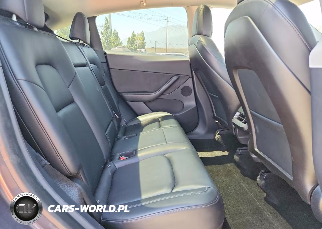 2020 Tesla Model Y VIN:5YJYGDEFXLF004761 - 11