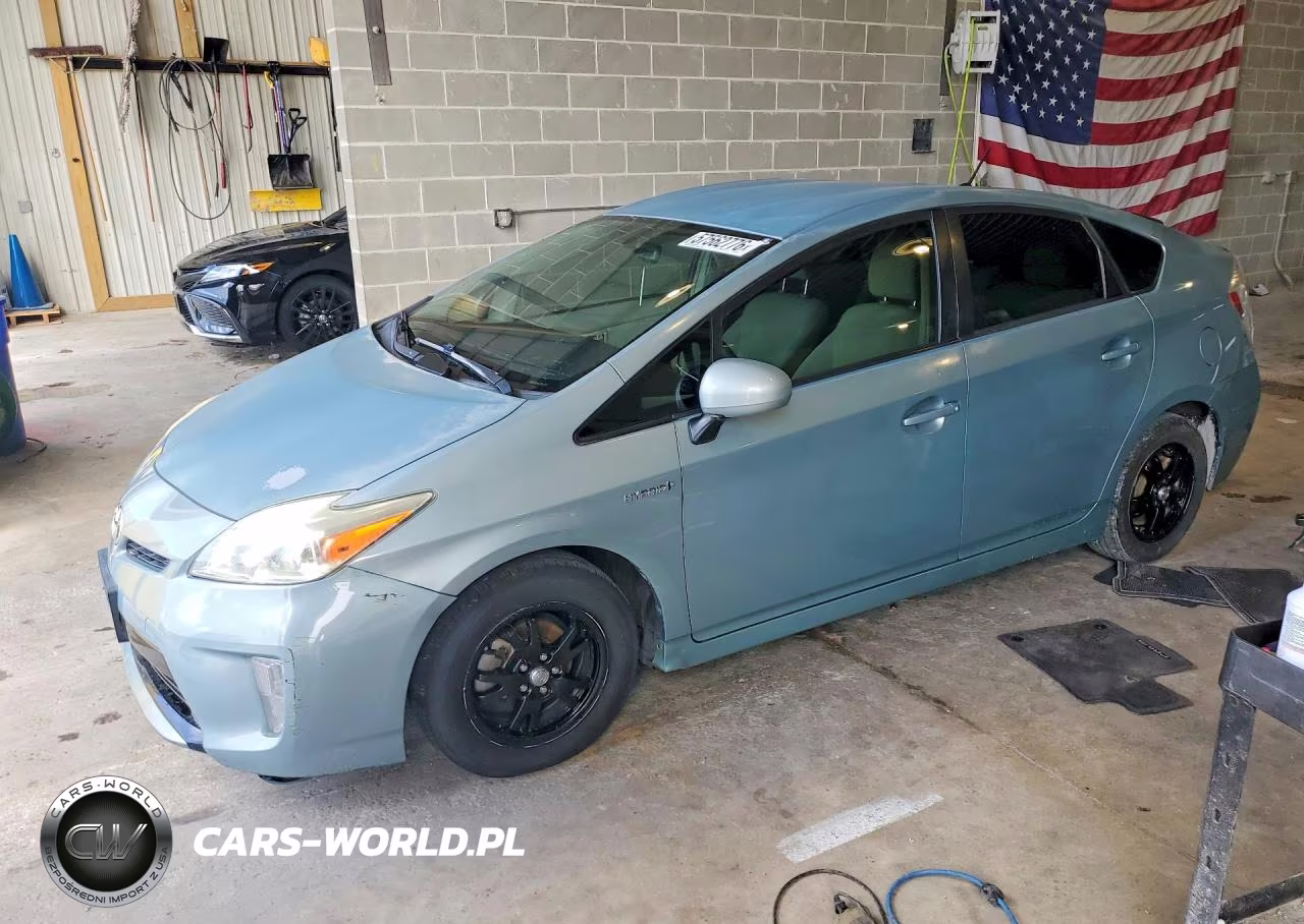 2015 Toyota Prius Two – zdjęcie 1 z 12