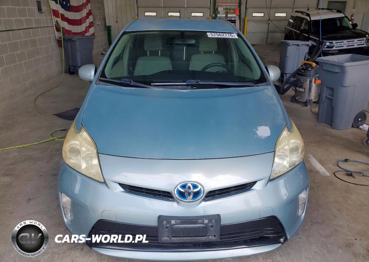 2015 Toyota Prius Two VIN:JTDKN3DU2F1963123 - 5