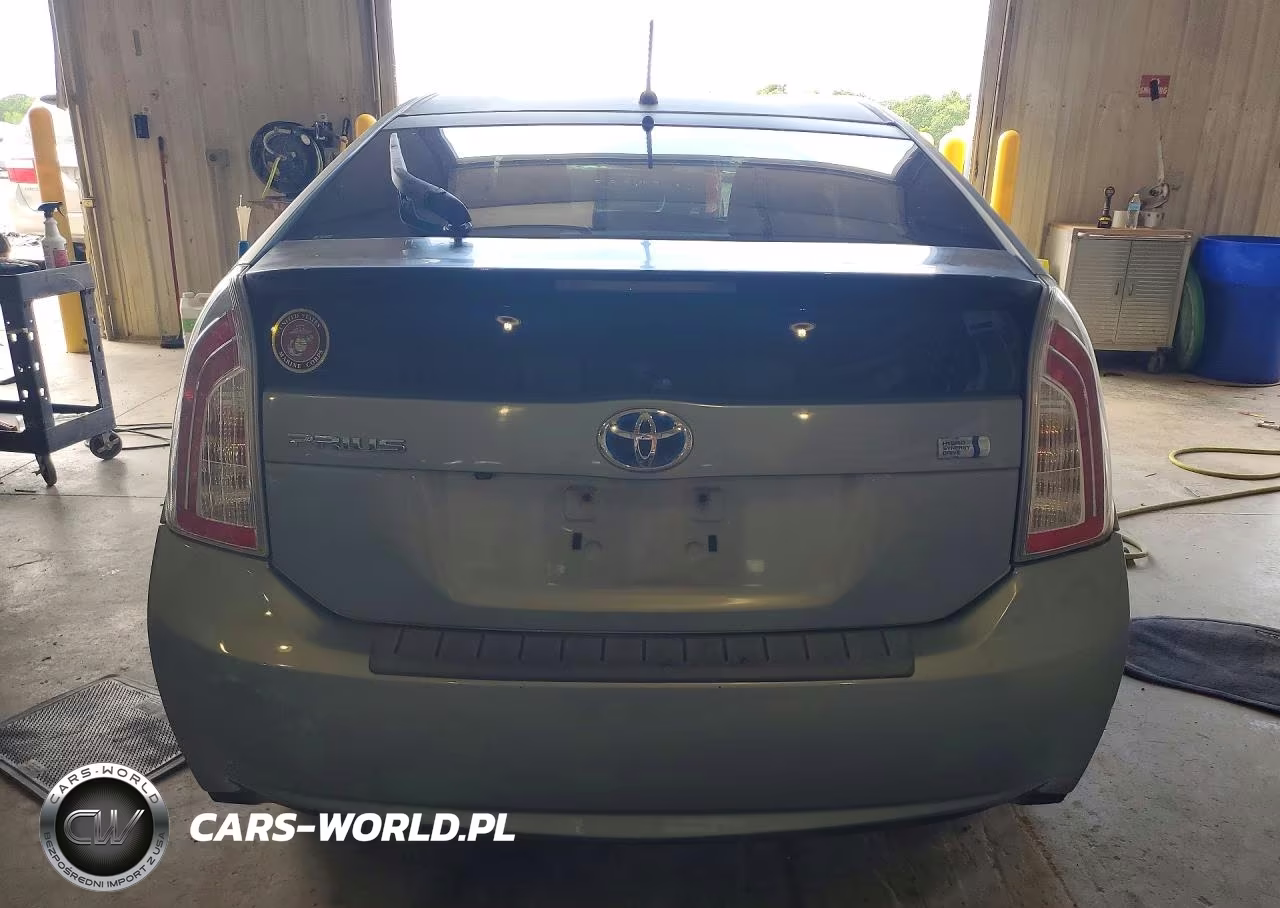 2015 Toyota Prius Two VIN:JTDKN3DU2F1963123 - 6