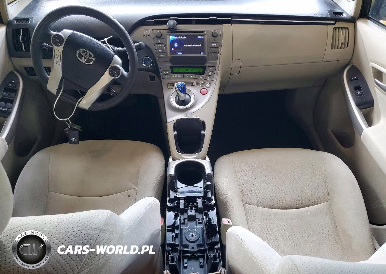 2015 Toyota Prius Two VIN:JTDKN3DU2F1963123 - 8
