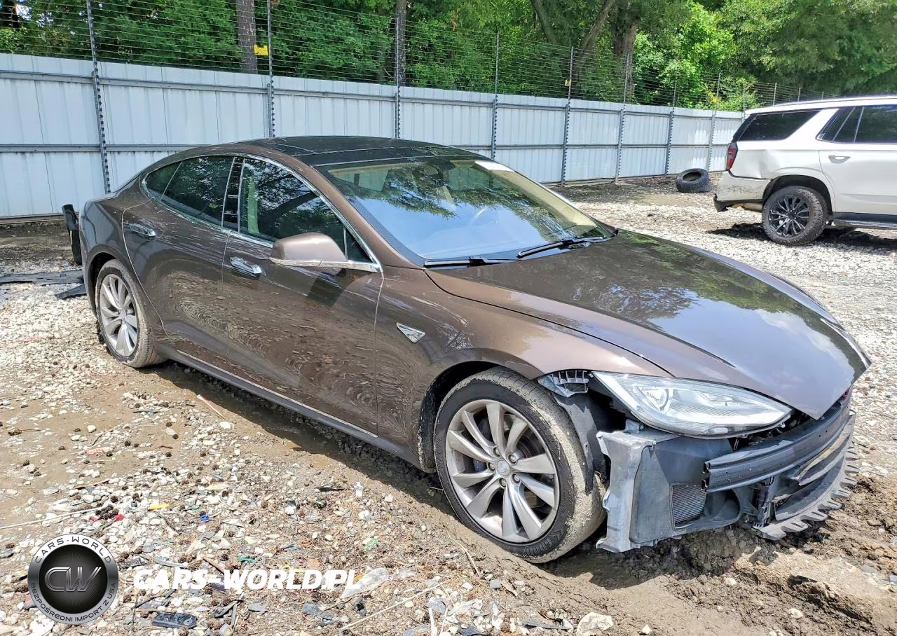 2013 Tesla Model S VIN:5YJSA1CN0DFP22496 - 4