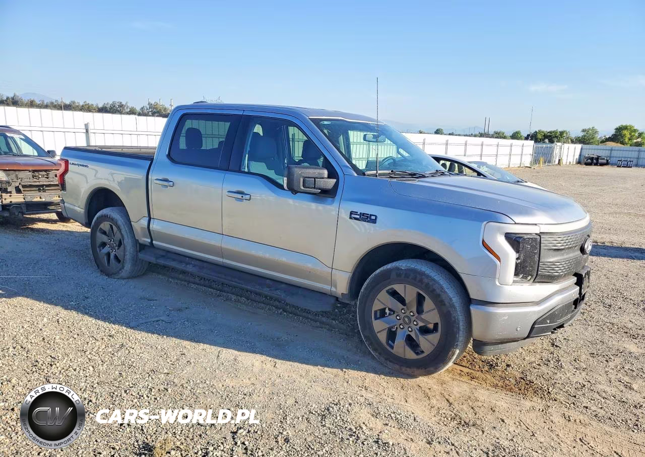 2024 Ford F150 Lightning Xlt VIN:1FT6W3L71RWG03052 - 4