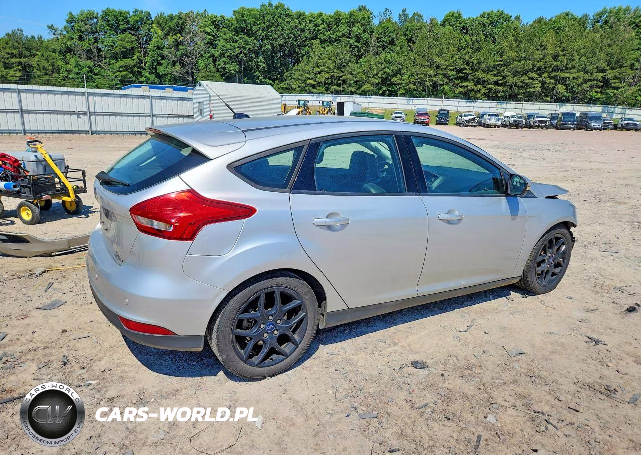 2016 Ford Focus Se VIN:1FADP3K20GL277632 - 3